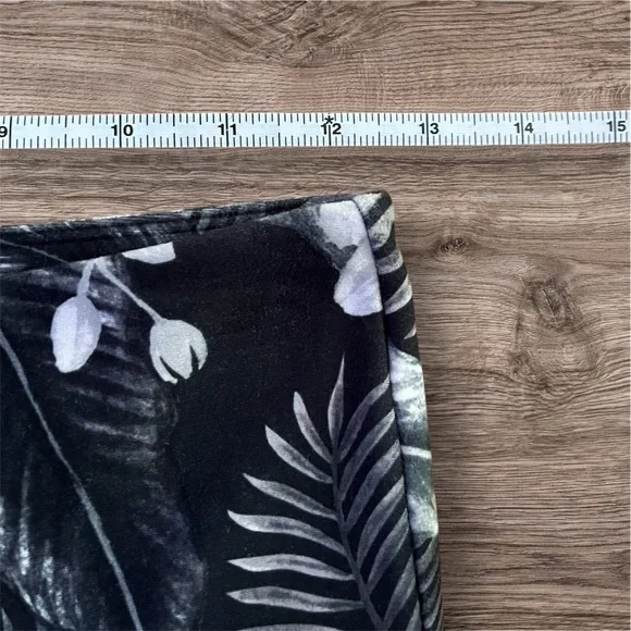 Balance Collection Black Hawaiian Mood Athletic Pants Womens Size M - Picture 3 of 5